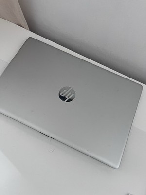 HP 15 Zoll Notebook/Laptop Silber AMD Ryzen 3 7000 Series AMD Radeon
