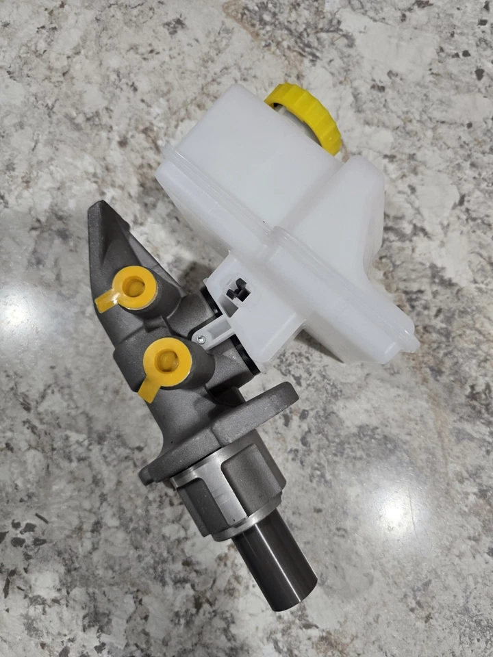 Omix-Ada Omix 16719.32 Brake Master Cylinder Assembly - Image 4 of 4