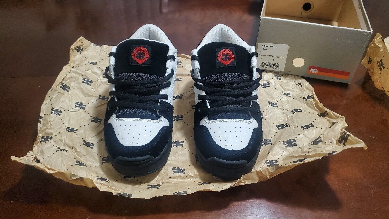 Ipath vintage skate sneakers Yogi Low Black White and Red Size 9 eBay