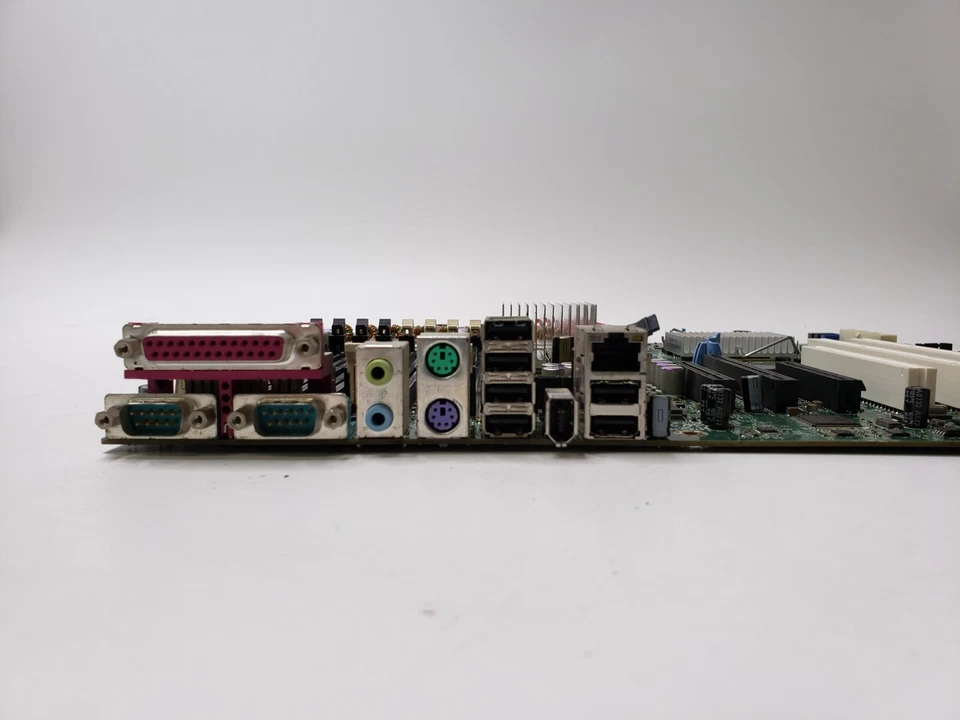 DELL FOXCONN L S-36 SERVER MOTHERBOARD W/ Intel Xeon X5 CPUs No IO Shield - Image 3 of 4