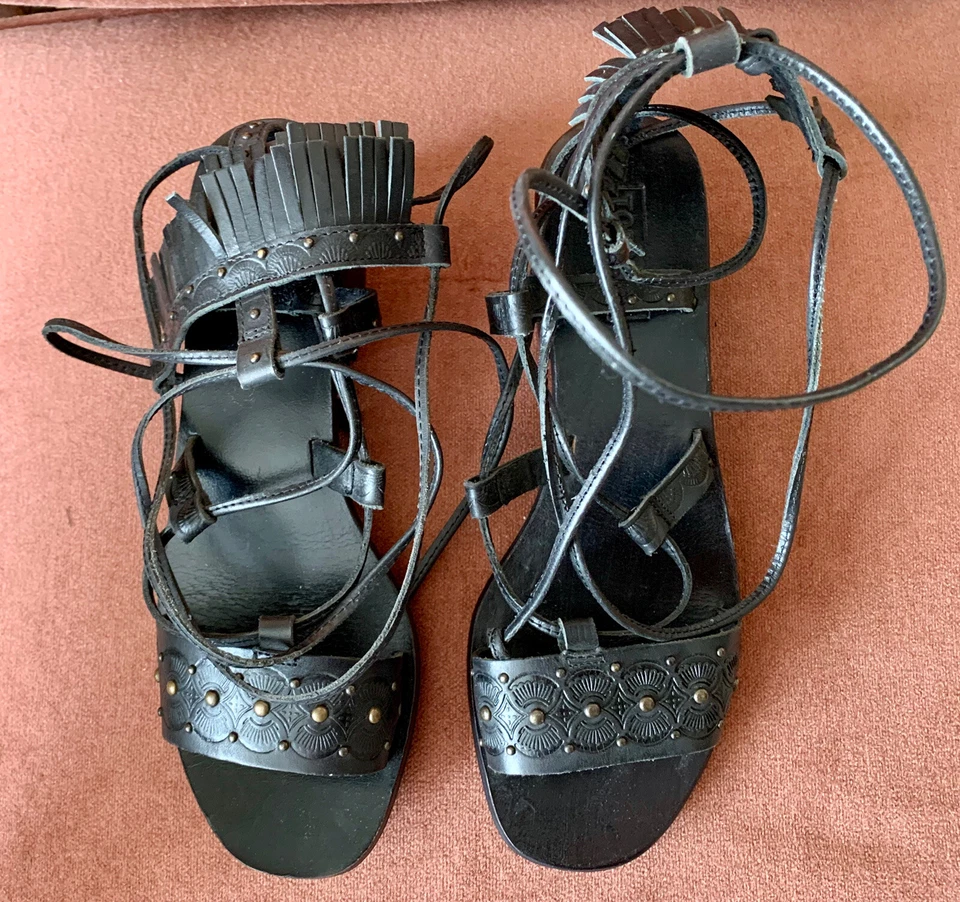 TopShop women's size 8 1/2 Embossed Black Leather  Fringed Sandals NEW - No Box - Image 2 of 4
