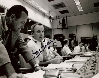 GERRY GRIFFIN SIGNED 8x10 PHOTO APOLLO FLIGHT DIRECTOR NASA LEGEND BECKETT BAS