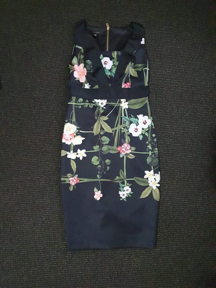🙂 Vestido ceñido al cuerpo floral negro enrejado ceñido al cuerpo negro Ted Baker talla TB 2 UK10 Foto 3 de 4