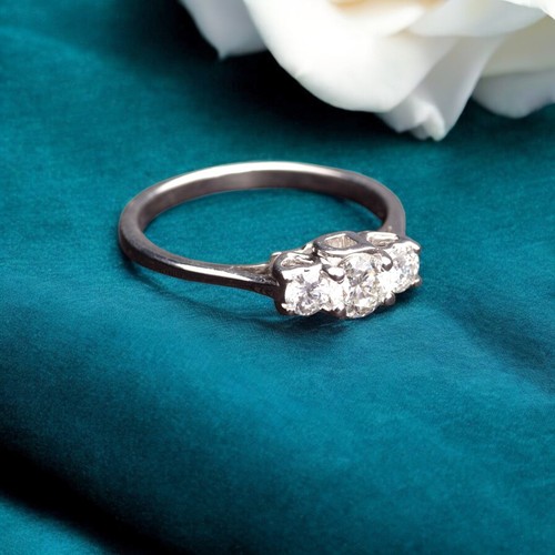 0,70 Cts Runder Brillantschliff Diamanten Drei-Stein Verlobung Ring 18K Weißgold - Bild 3 von 3