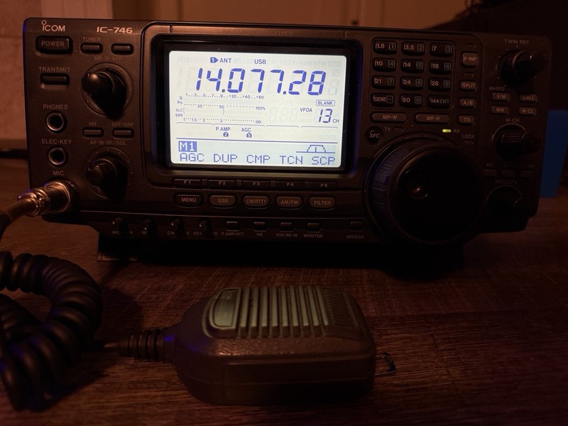 Icom IC-746 Dual Band HF/VHF Ham Radio Transceiver LCD CW/SSB/AM/FM Black