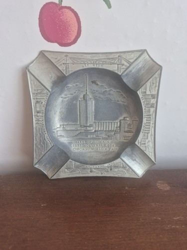 Vintage 1933 Chicago World's Fair Ashtray Hall of Science Admin Building