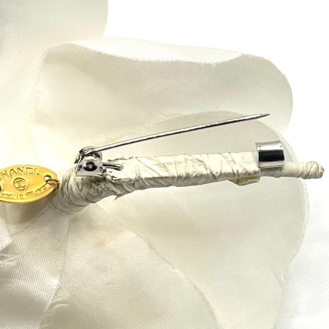 Chanel Camellia Corsage Brooch Offwhite Nylon Box Included Size 8.5cm thumbnail 9