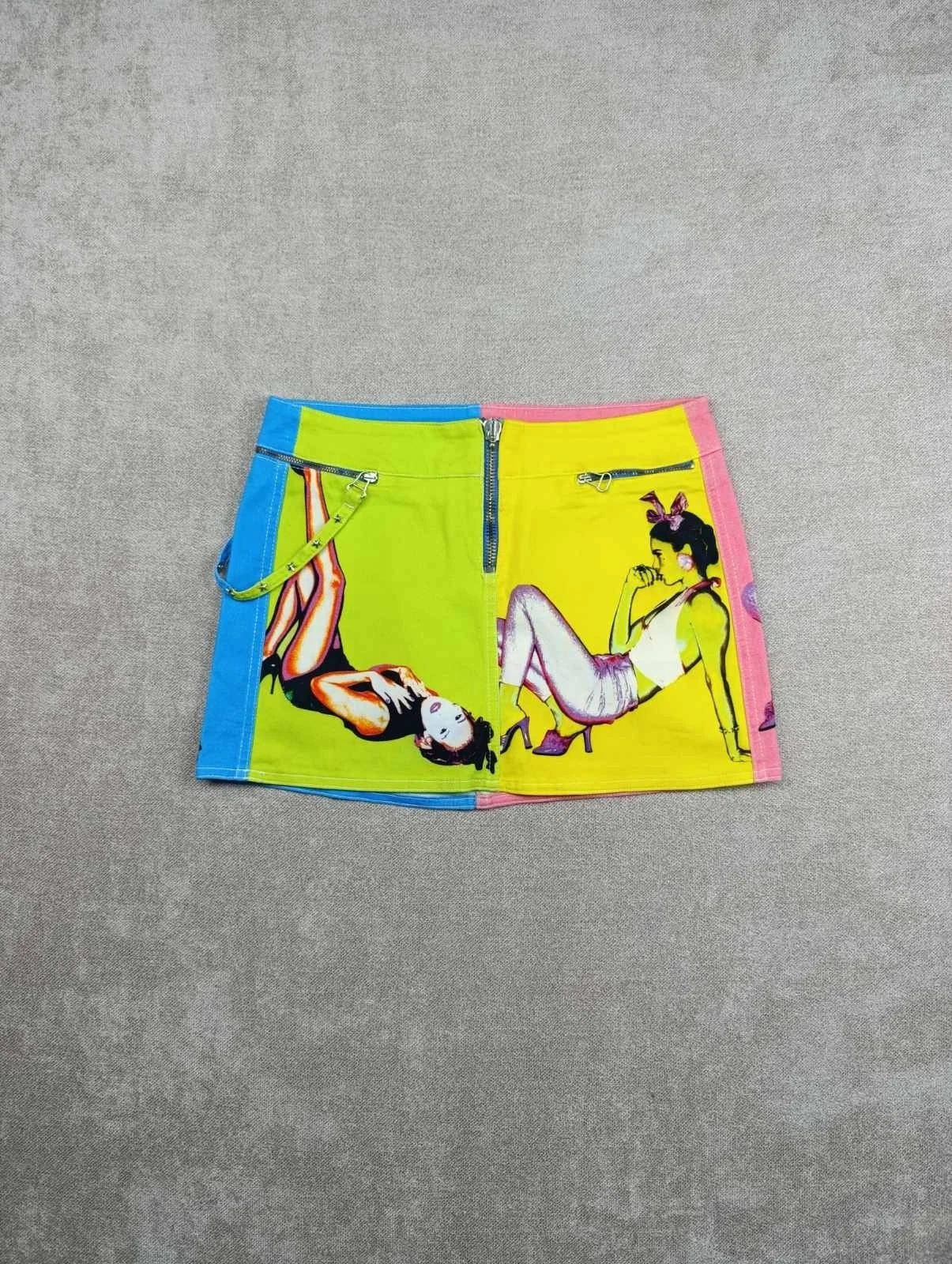 Versace — Y2K DONATELLO VERSACE LOW WAISTED COLOURFUL MINI SKIRT