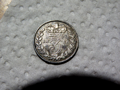 1886 Three Pence Queen Victoria Young Head Silver Coin D16