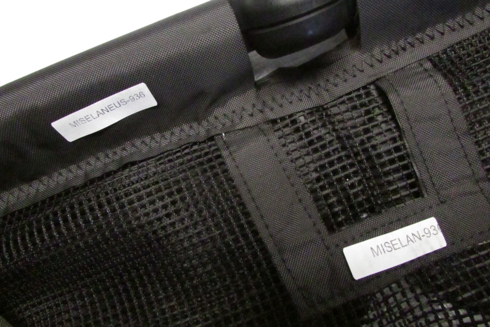 2017-2020 MASERATI LEVANTE M161 REAR TRUNK CARGO PET DIVIDER PARTITION NET OEM