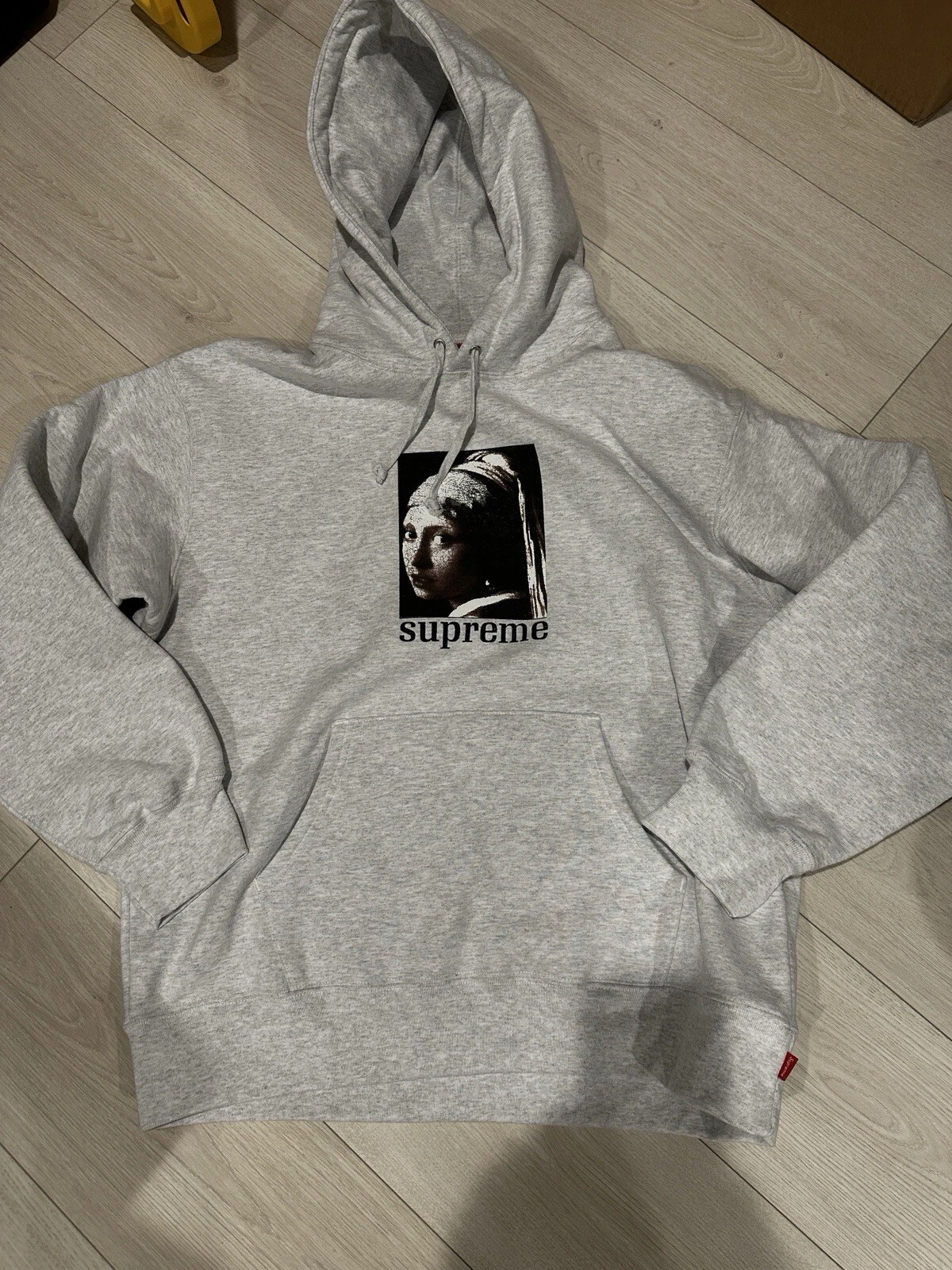 Sweat à capuche graphique Supreme Pearl Girl homme grand gris