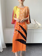 Brand New Pleated Fabric Round Neck Printed Elegant Pleated Dress