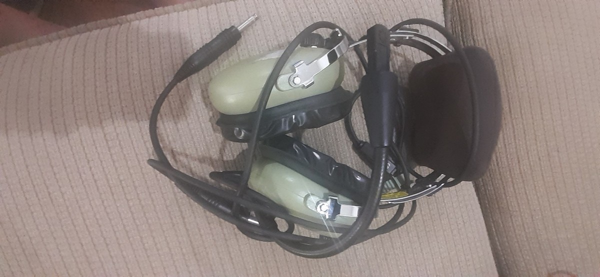 Set Of 4 David Clark Aviation Headsets | eBay