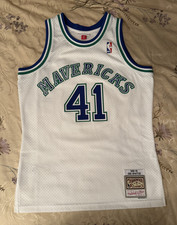 Mitchell  Ness 1998-99 Dallas Mavericks Dirk Nowitzki Swingman Jersey Size M