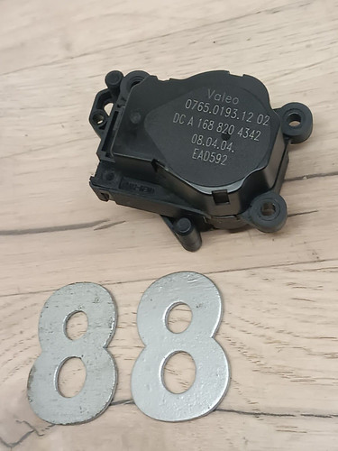 Stellmotor Heizung  Mercedes Vaneo W414  A1688204342