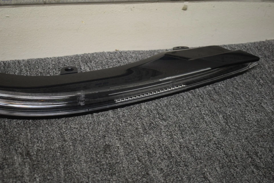 Luz de giro lateral derecho BMW I8 OEM de fábrica Foto 3 de 4