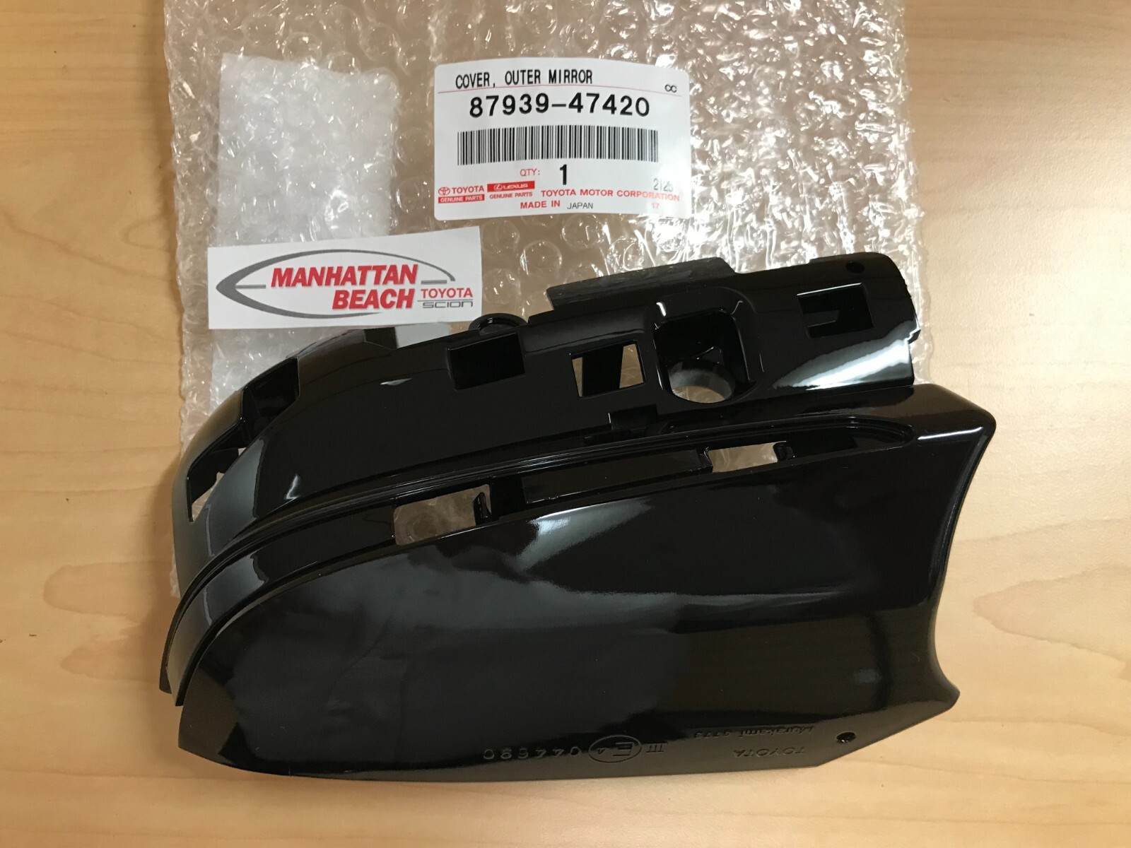 1621 TOYOTA PRIUS RIGHT PASSENGER SIDE LOWER MIRROR COVER 8793947420