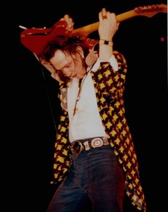 Guitar-Legend-Stevie-Ray-Vaughan-SRV-8x10-photo-7