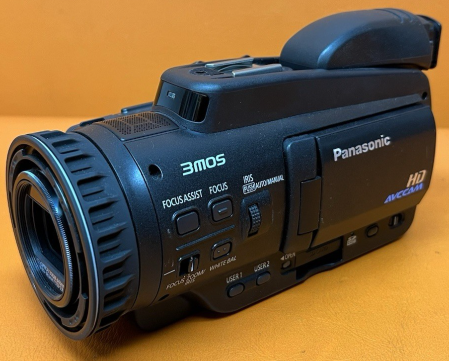 Panasonic AG-HMC80 3MOS AVCCAM HD Shoulder-Mount Camcorder