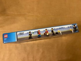 LEGO CITY: Train Station (7937)-Brand New In Factory Sealed Box