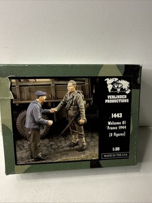 VER1443 1:35 Verlinden Welcome GI France 1944 Figure Set (2 Figures)