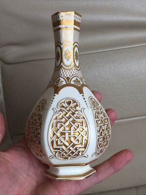 ANTIQUE 19th C. AESTHETIC MOVEMENT MINTONS VASE GOLD MINTON MARK Circa 1873-1891