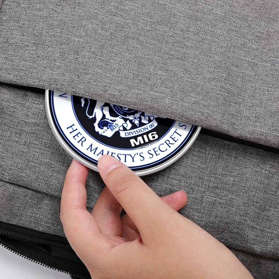 Cargador de teléfono inalámbrico MI6 JAMES BOND | Accesorio iPhone para agentes 007 Foto 3 de 4