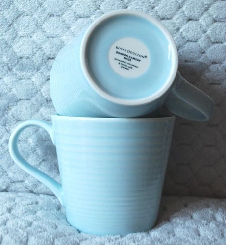 ROYAL DOULTON zwei TASSEN HELLBLAU Gordon Ramsay Labyrinth unbenutzt BRANDNEU!! - Bild 2 von 3