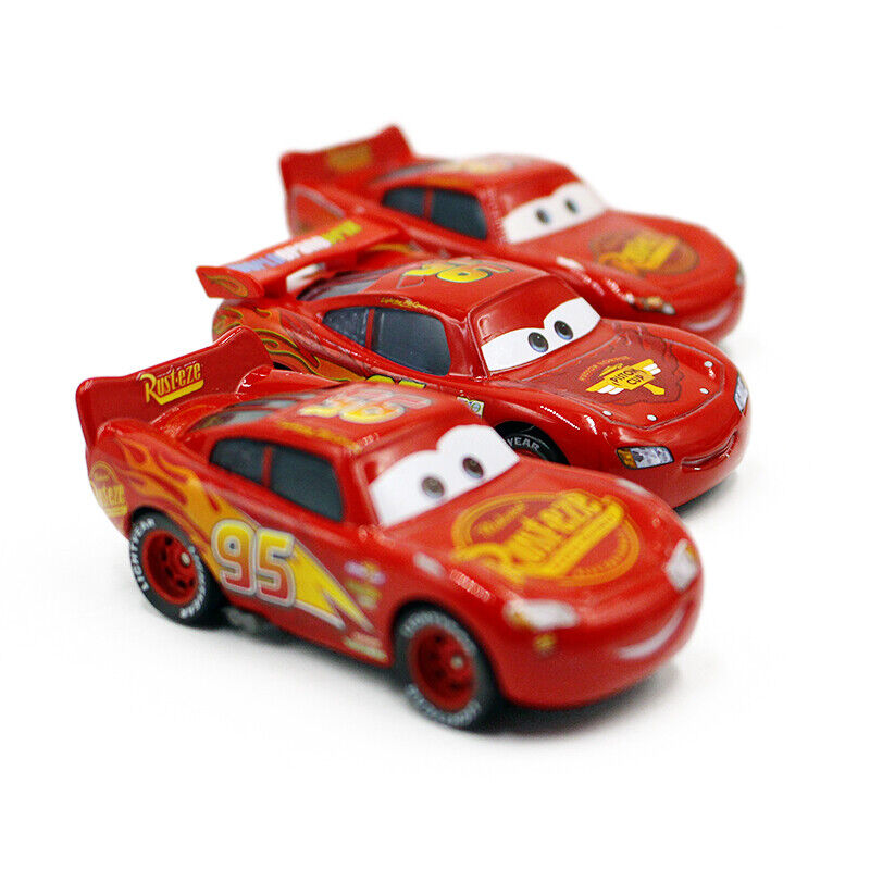  Disney Cars Golden Die-Cast Lightning McQueen 1:55Scale Movie  Character for Racing and Storytelling Fun, Gift for Kids Age 3 Years and  Older : Toys & Games