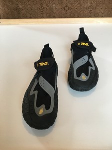 teva rubber shoes