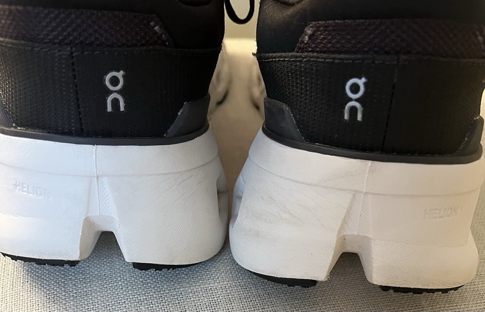 Size 9 - ON Cloudrunner 2 Eclipse Black - image 4