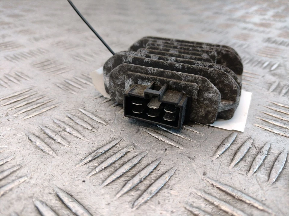 Piaggio Fly 2008 regulador rectificador Foto 2 de 4