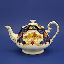 Large Royal Albert Heirloom Pattern Teapot (1980-2000) 15.25cm/6" High