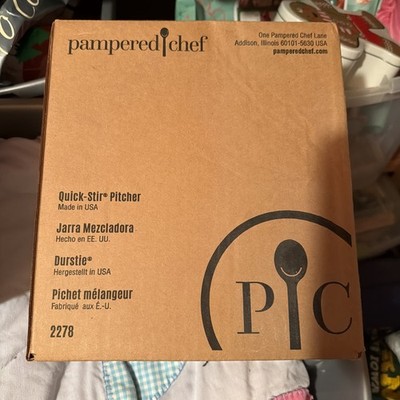 New Pampered Chef Quick Stir Pitcher 2278 Clear Plastic 2 Quart Plunger Mixes