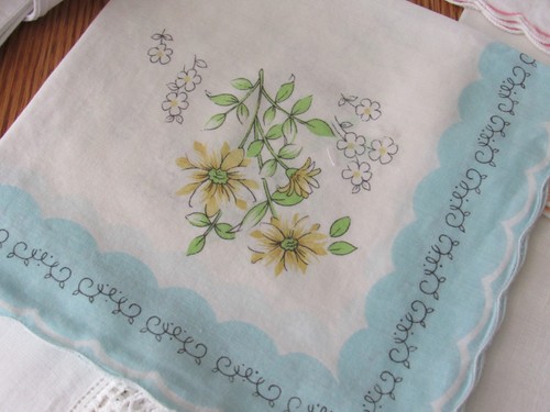 16 Vintage Assorted Handkerchiefs Hankies Cotton Embroidered Crochet - Picture 12 of 13