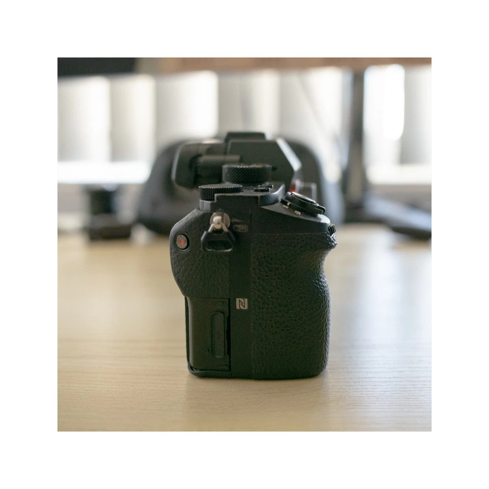 Sony A7s II Full Frame 4K Camera ILCE-7SM2 Parts or Repair - Image 3 of 4