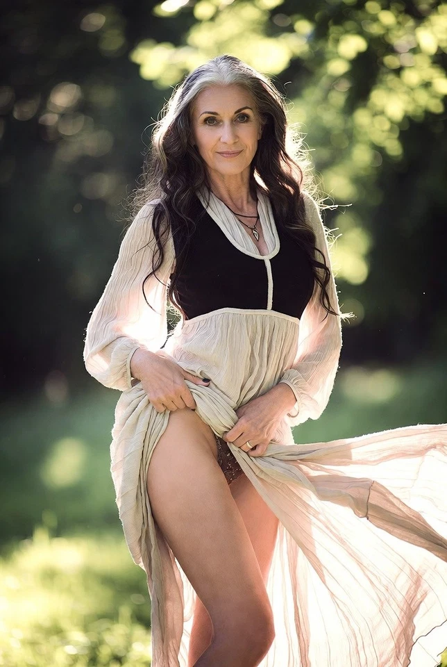 12 fotos. ¡Vestido Matures Lift para ti! Fotos IA. 5x7 LAB Procesado.tant Foto 4 de 4