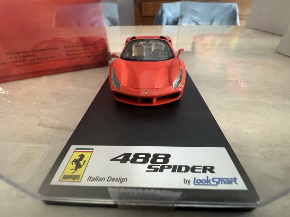 FERRARI 488 SPIDER MOTORSHOW FRANCOFORTE 2015 LOOKSMART SCALA 1:43 NUOVA IN BOX - Immagine 3 di 4