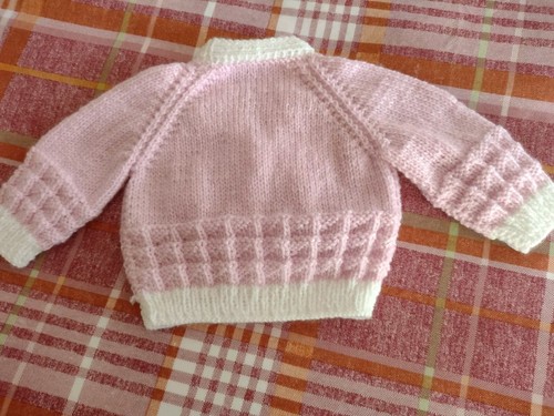 Hand knitted baby cardigan & hat to fit Newborn . Chest size 17ins - Picture 4 of 6
