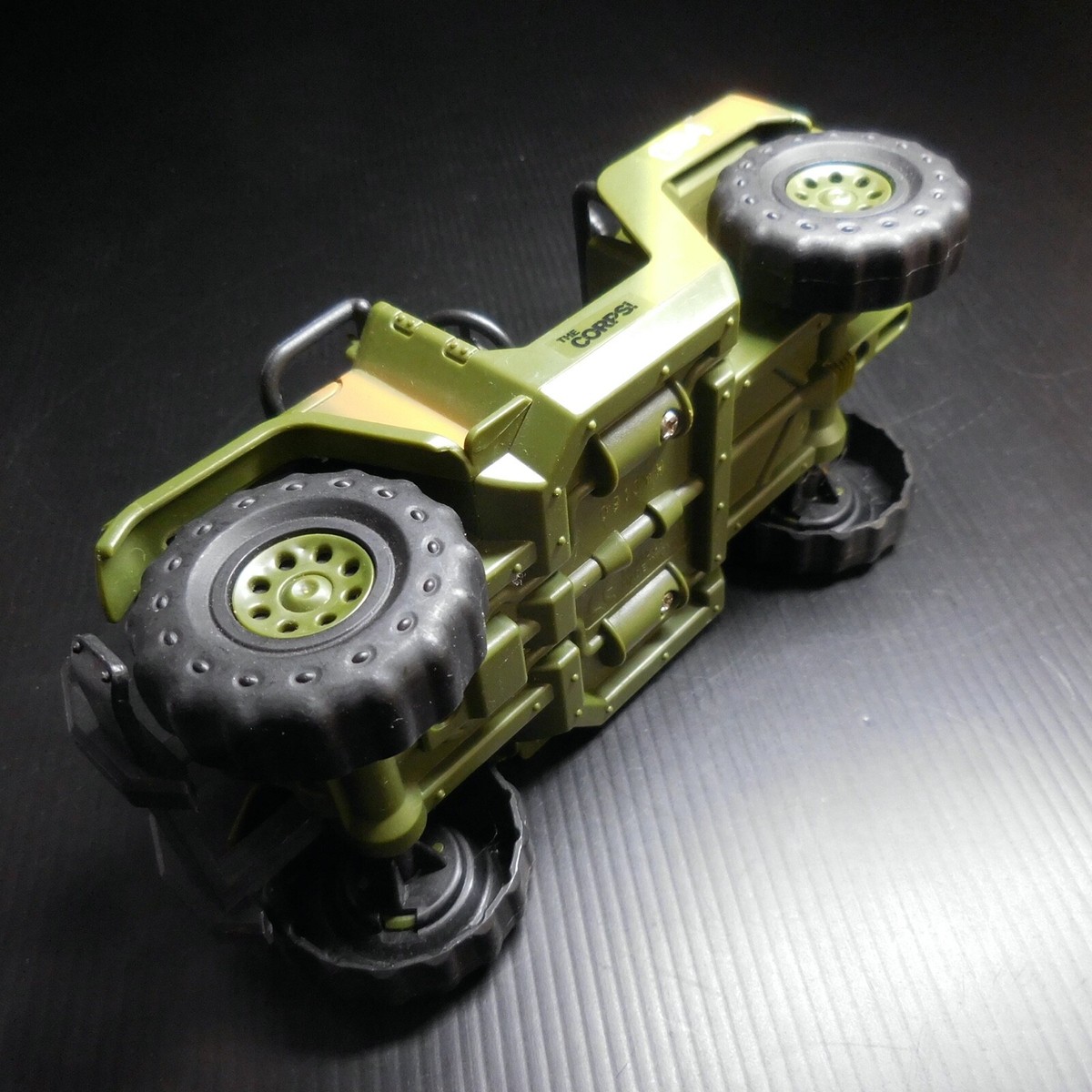 Véhicule militaire tout terrain voiture miniature style JEEP 2012