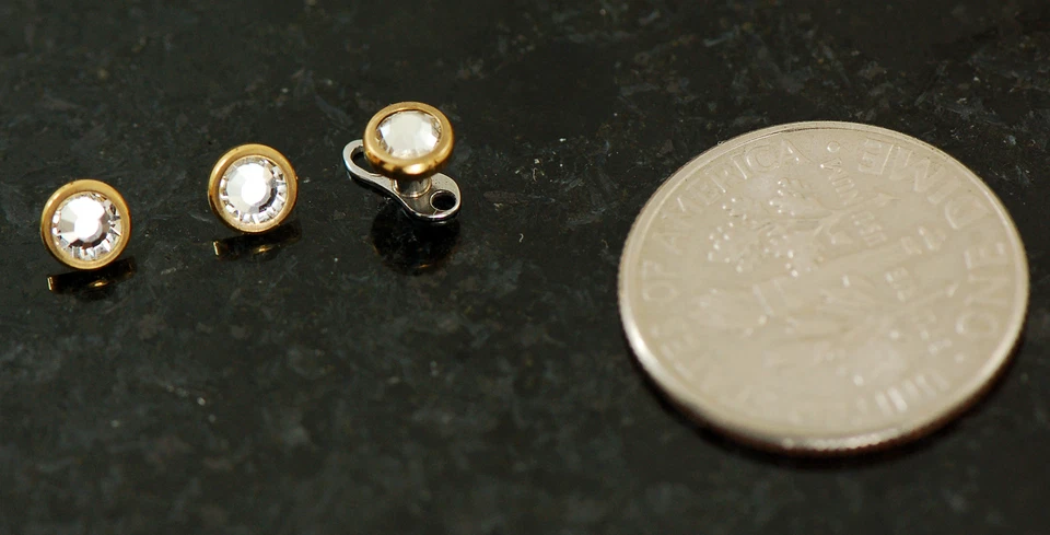 3 piezas 14 g chapado en oro transparente 4 mm circonita cúbica tapa de anclaje dérmico roscada internamente  Foto 2 de 4