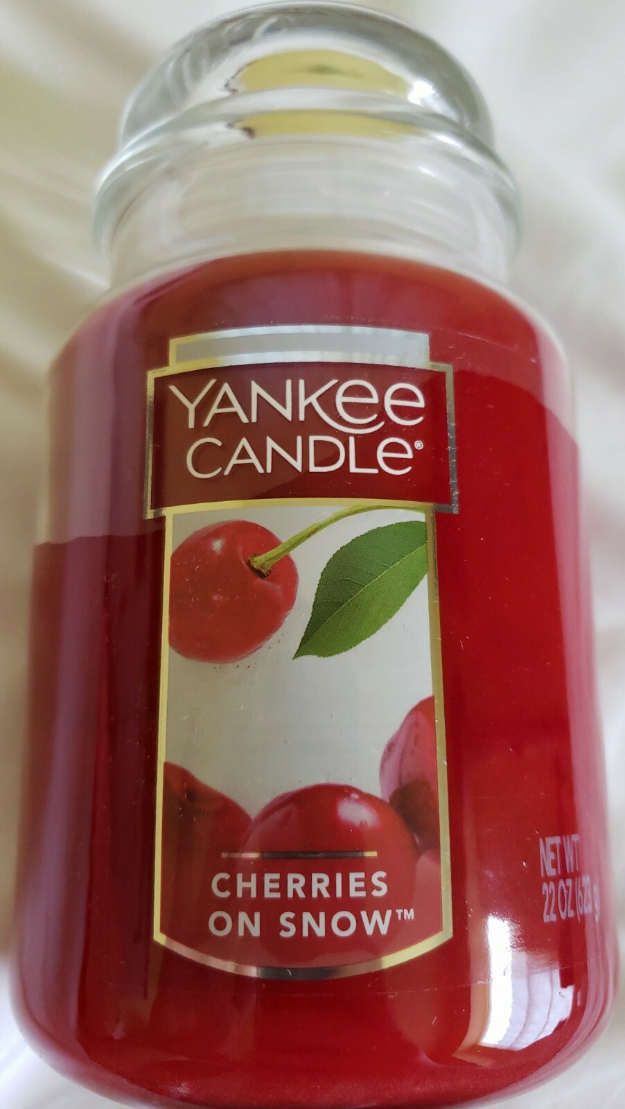 Yankee Candle CHERRIES ON SNOW Large 22 oz. Poured Jar 110150 Hours