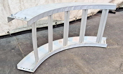 CABLE LADDER DOWNWARD CURVE TRAY  ALUMINUM 40 X 10 X 18'' 6 BRACKETS 5'' APART