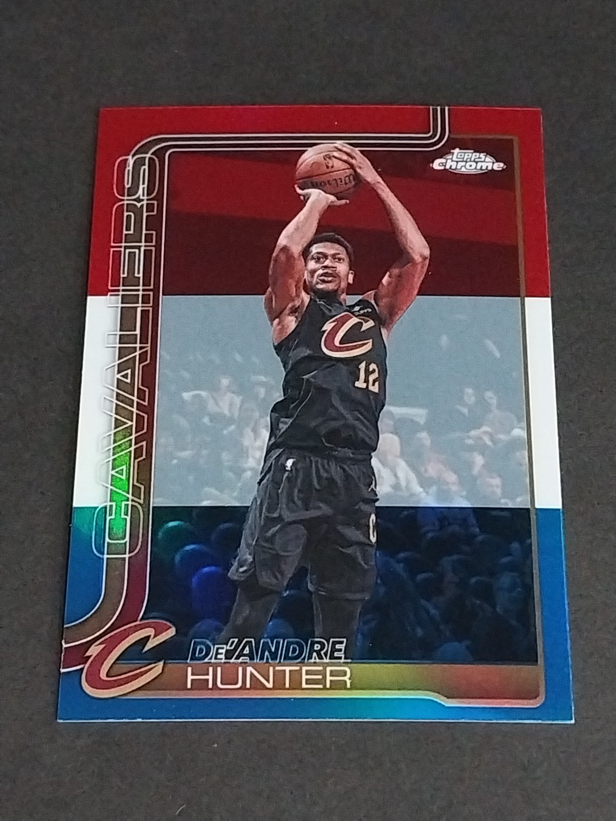 De'ANDRE HUNTER 2025-26 Topps Chrome Update Red White Blue Refractor Card #74
