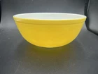 VTG Pyrex Yellow Large Nesting Mixing Bowl 4 QT #404 USA Heavily Scratched!