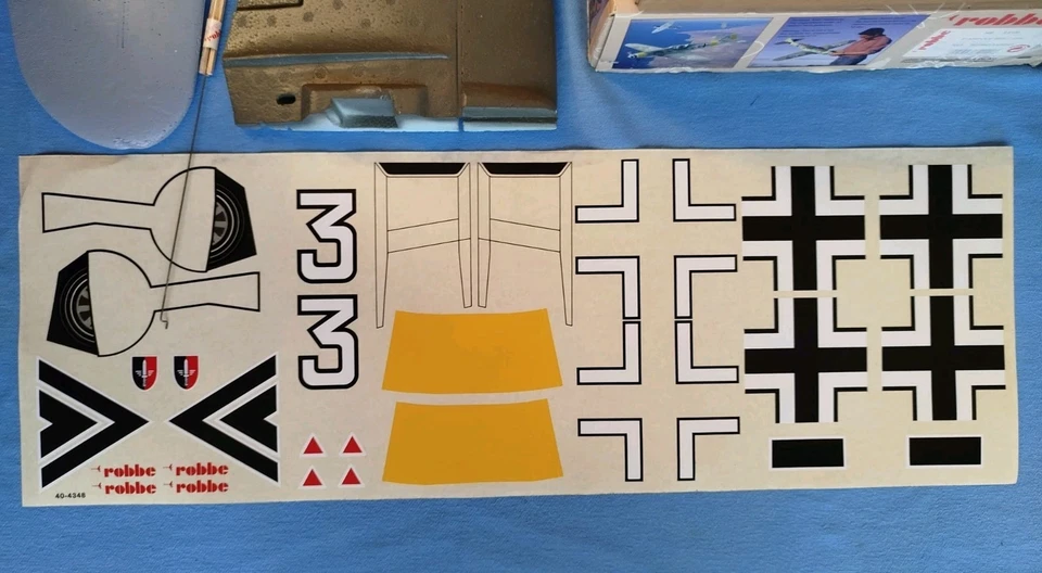 ROBBE Vintage ME 109 1/10 Tarnversion ref. 30901000 + Motor Set. - Photo 4/4