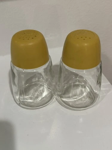Federal Housewares Vintage Glass Salt and Pepper Shakers