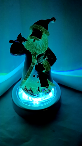 Santa with Redbird 5" Resin Figure with Color Changing Lighted Pedestal - Video 1 von 1