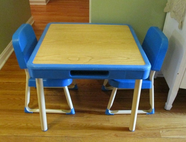 vintage fisher price table and chairs