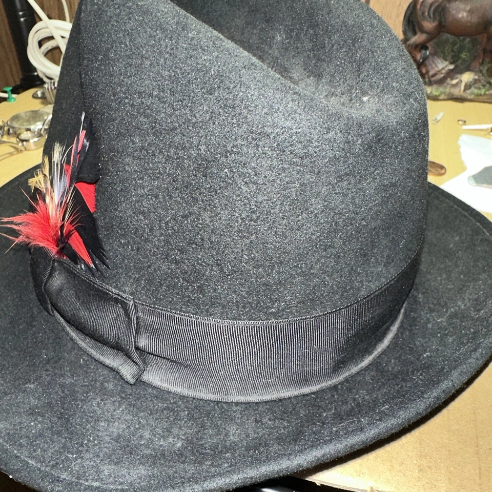 Sombrero Fedora Stetson Vintage Talla 6 7/8 Negro Con Pluma Roja Piel Fieltro Sombrero Foto 3 de 4